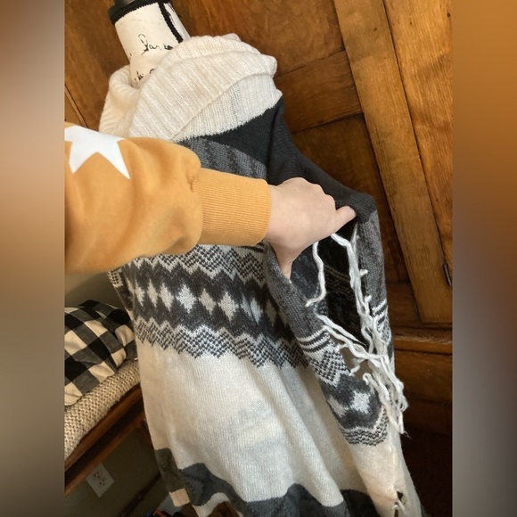 Lane Bryant shawl sweater one size loose poncho - Picture 2 of 6